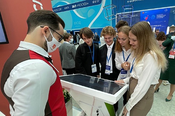 Школьники из Сосенского приняли участие в форуме социальных инноваций 
